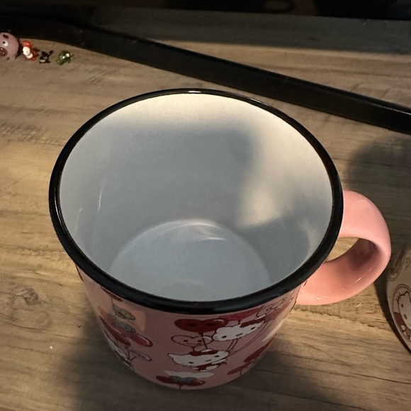 Hello kitty Valentine’s Day mug - Picture 2 of 2